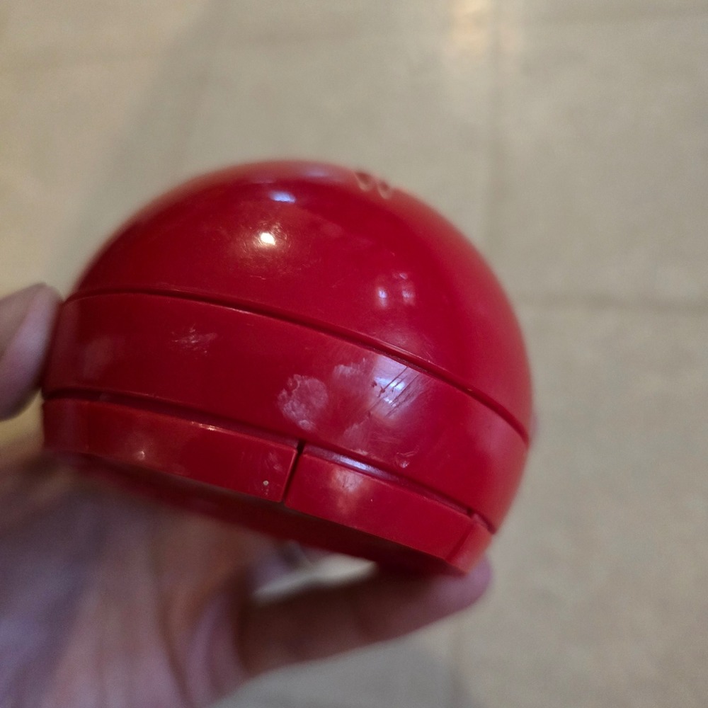 Radica 20Q Electronic Handheld Game Red Sphere Artificial Intelligence Y2K Toy - Picture 5 of 7
